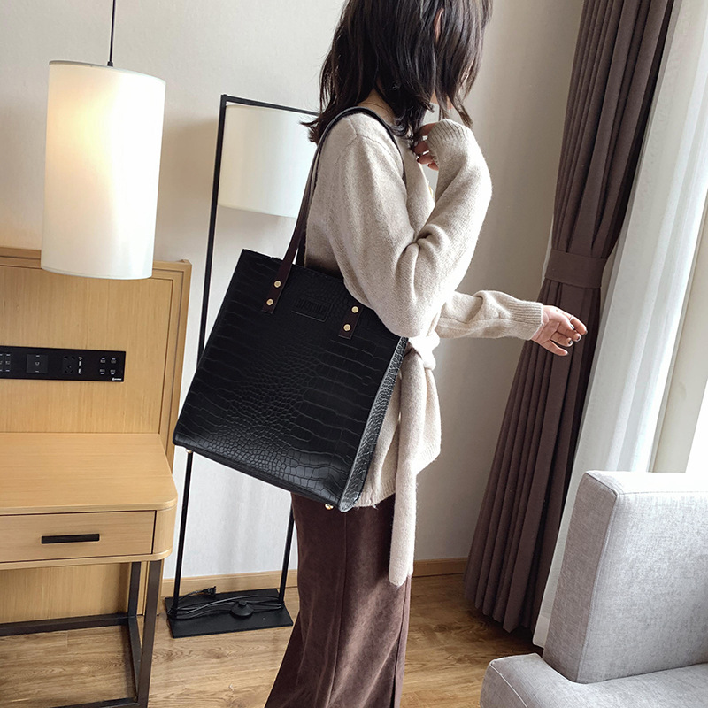 Crocodile Pattern Women Simple - Interior Design Simple ulasan dan harga